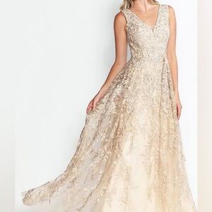 NWT LENOVIA USA dress mob mog champagne‎ Cream Gold maxi formal Lace Gown M / L